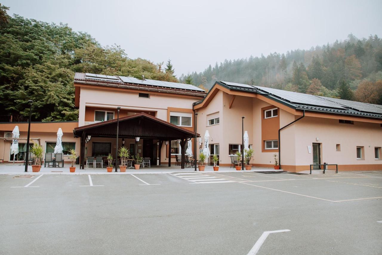 Gostisce Krivograd Hotel Prevalje Ngoại thất bức ảnh