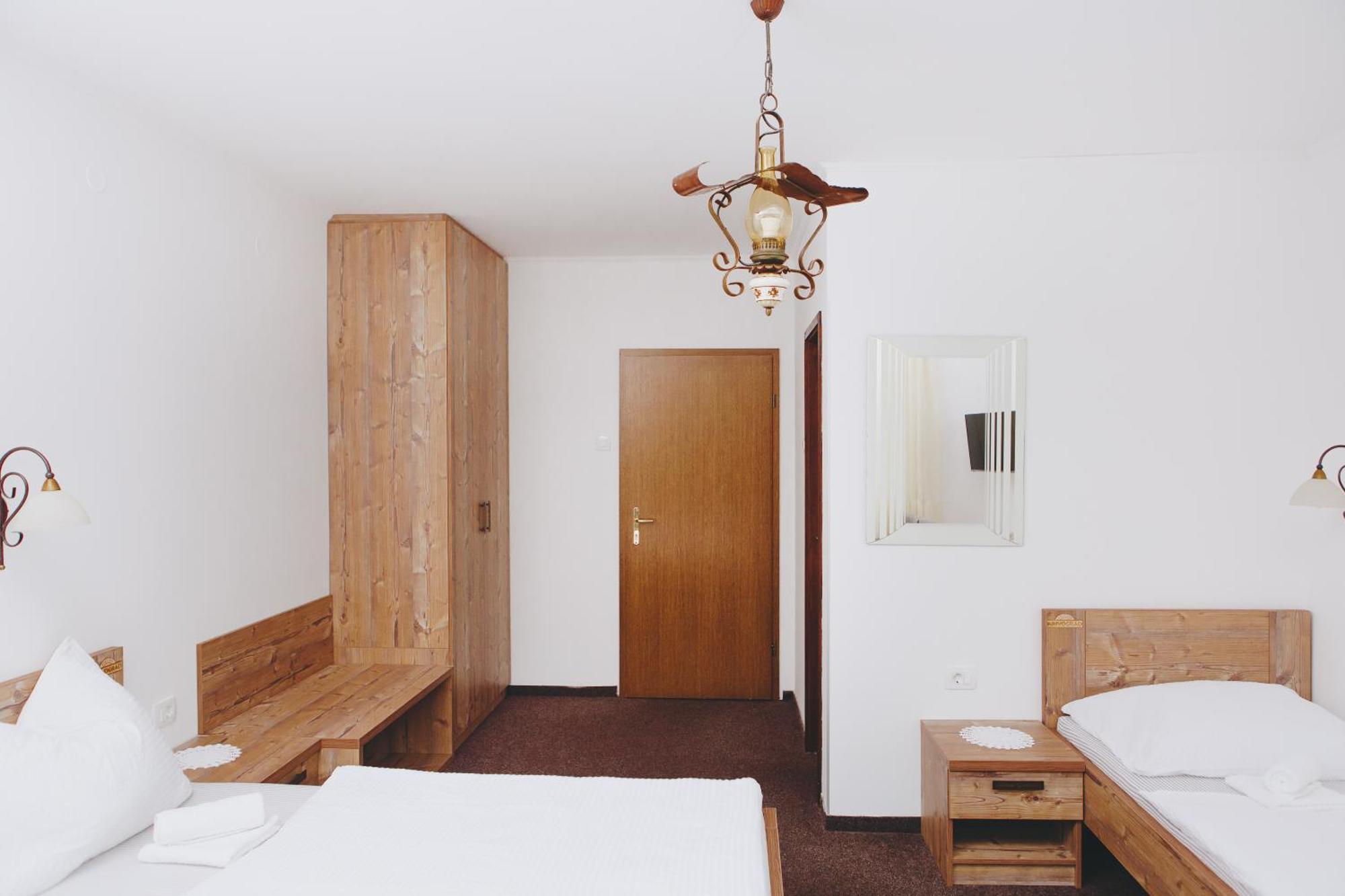 Gostisce Krivograd Hotel Prevalje Phòng bức ảnh