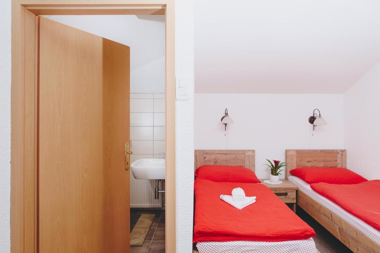 Gostisce Krivograd Hotel Prevalje Ngoại thất bức ảnh