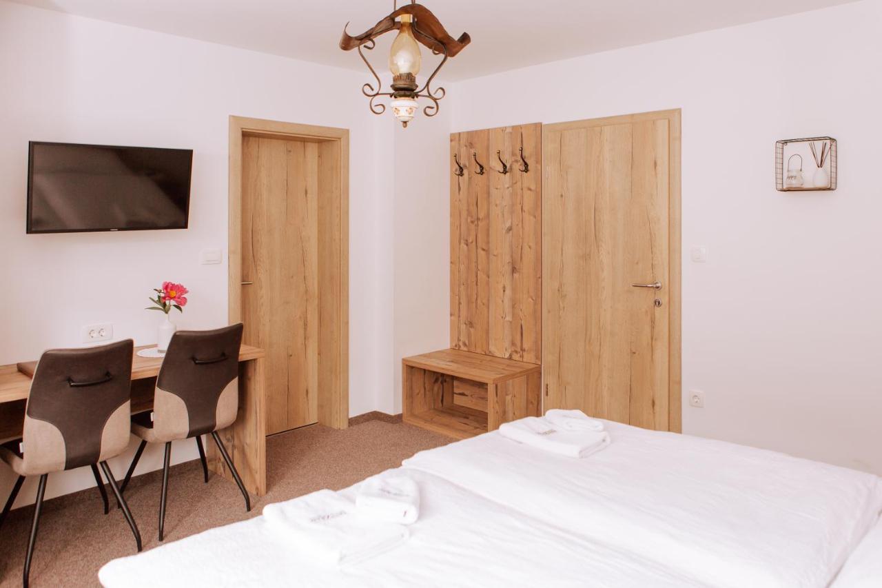 Gostisce Krivograd Hotel Prevalje Ngoại thất bức ảnh