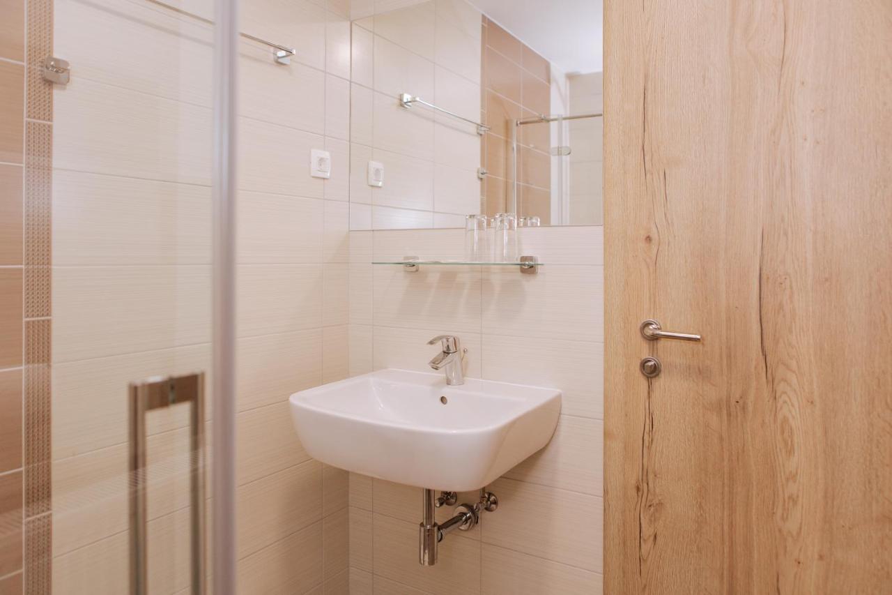 Gostisce Krivograd Hotel Prevalje Ngoại thất bức ảnh